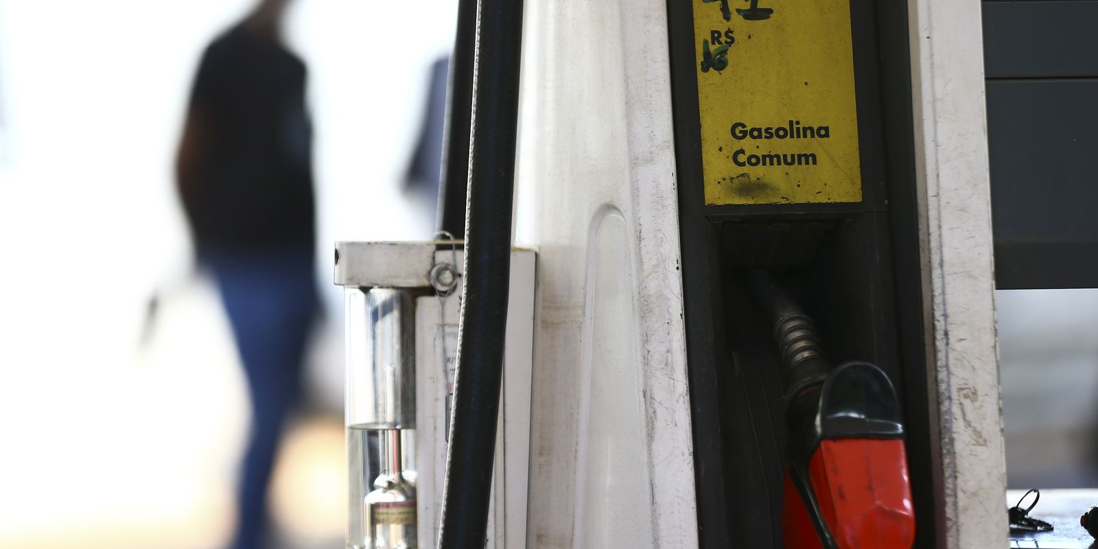 Governo mantém subsídio ao diesel e intensifica fiscalização em postos