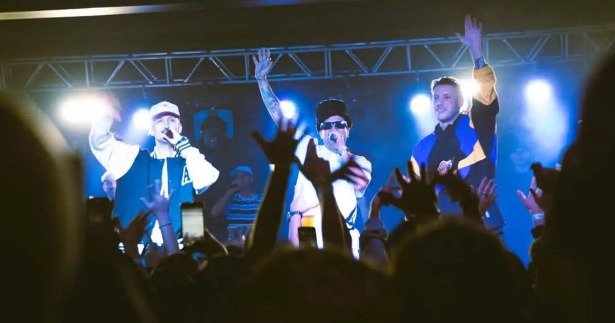 Haikaiss reúne antigos parceiros em show esgotado em São Paulo