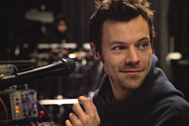 Harry Styles atinge 1 bilhão de visualizações com 'As It Was'