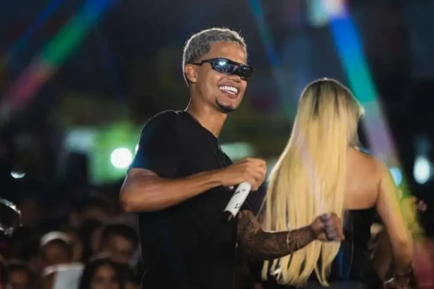 Heitor Santos sobe ao Top 70 do Hot 100 Brasil com 'Noite Fracassada'