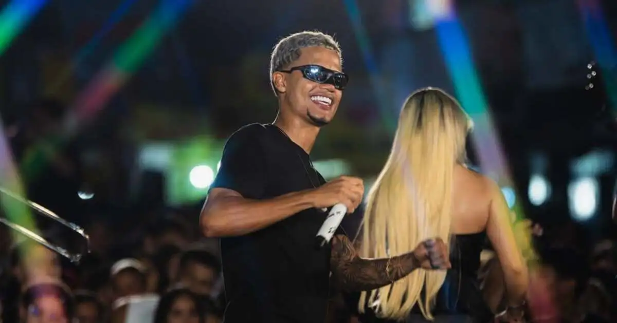 Heitor Santos sobe ao Top 70 do Hot 100 Brasil com 'Noite Fracassada'