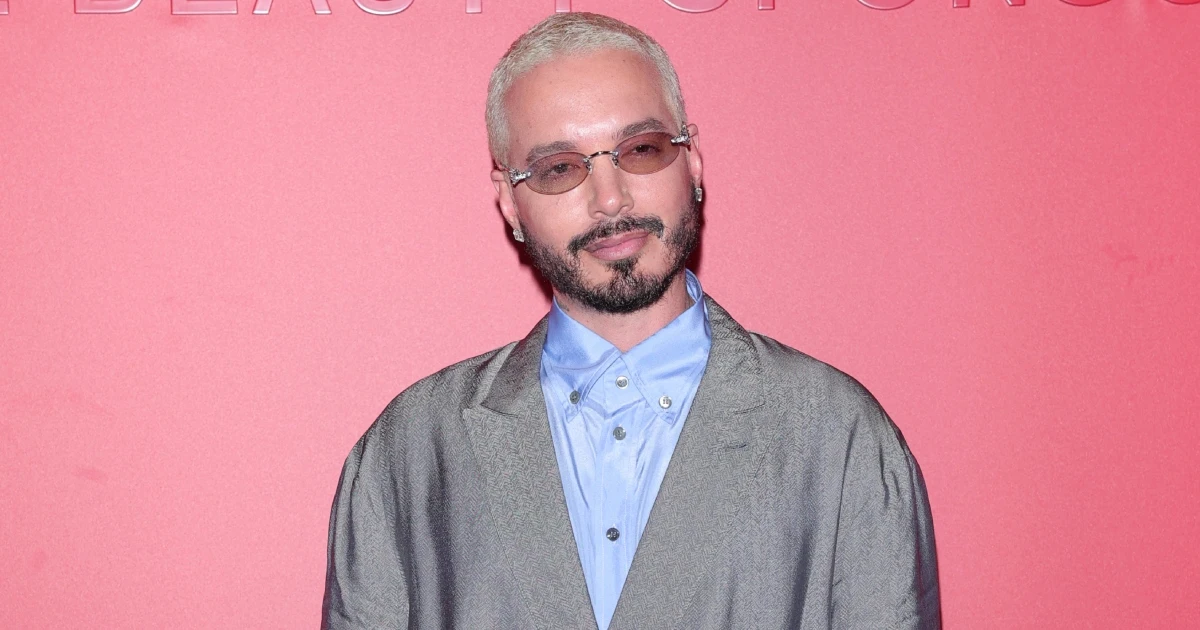 J Balvin desfila no Festival de Veneza antes de show no Rock in Rio
