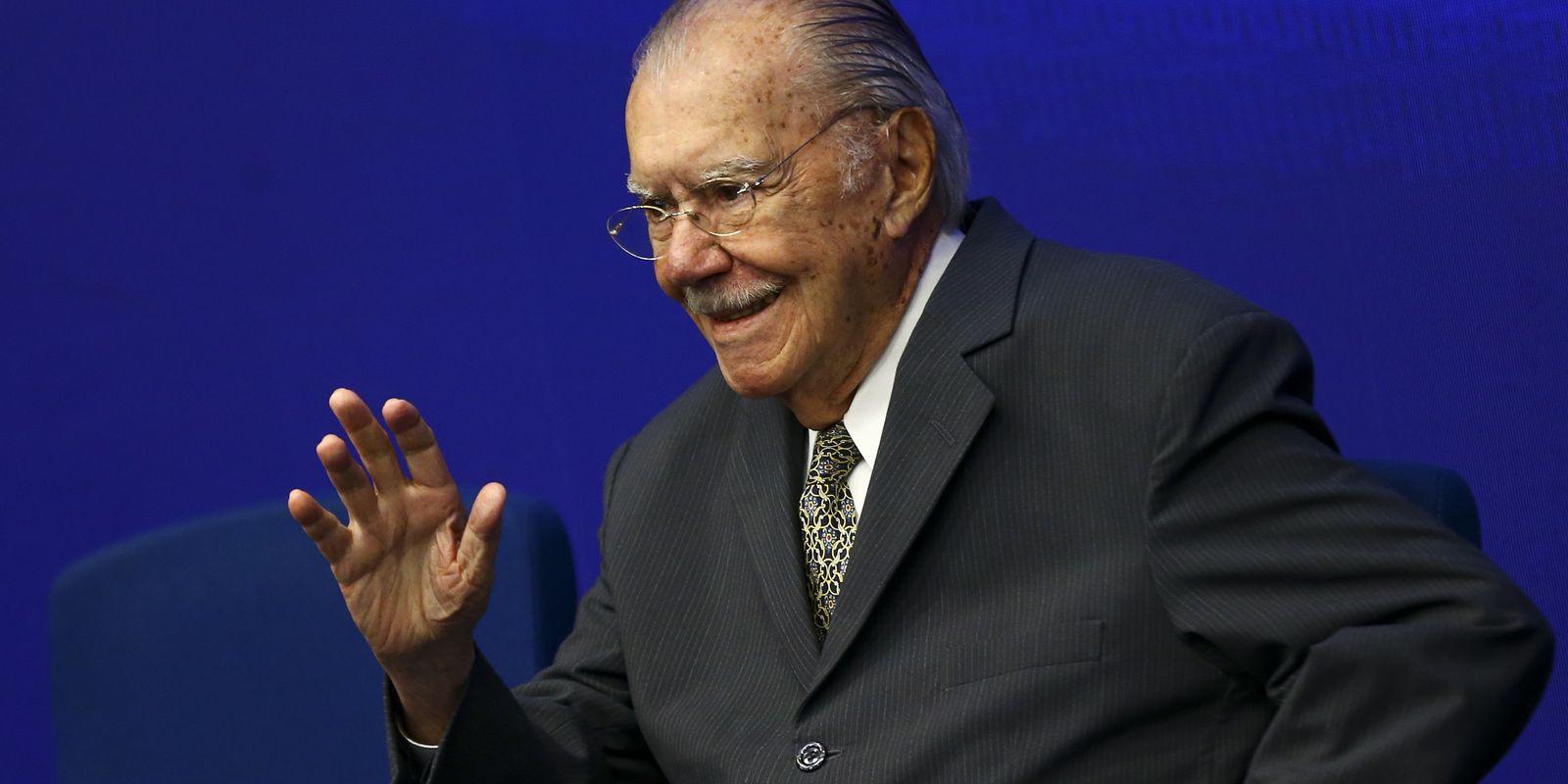 José Sarney é internado no Sírio-Libanês em São Paulo por pneumonia