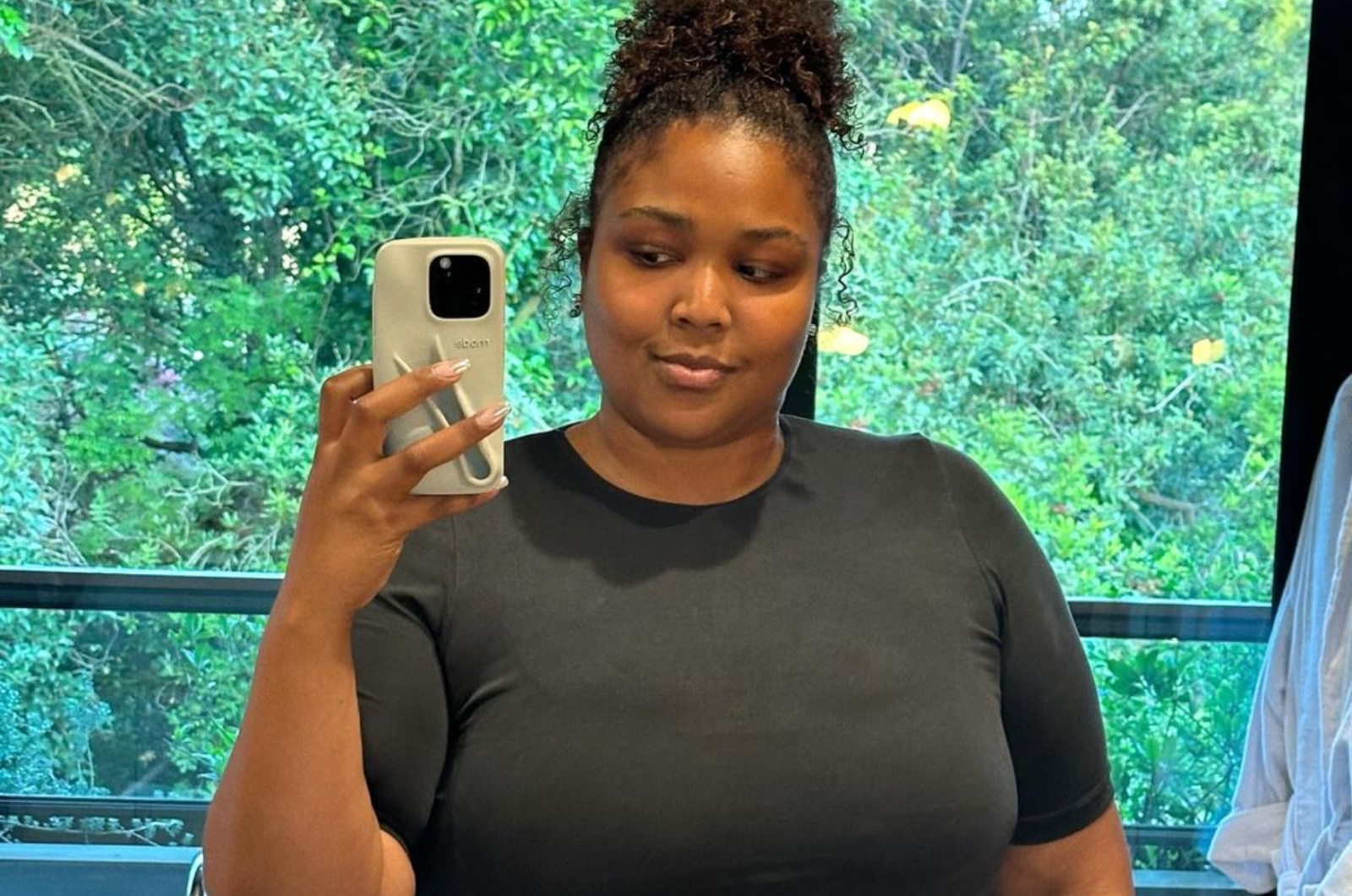 Justiça federal encerra ação de ex-figurinista contra turnê de Lizzo