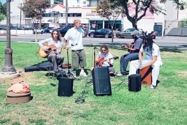 Justin Bieber improvisa jam com amigos em MacArthur Park