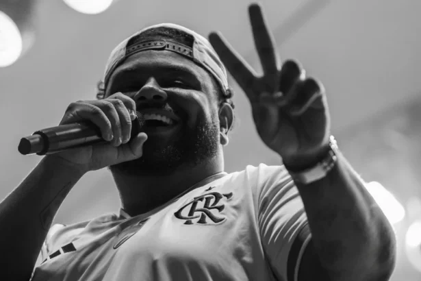 Lukas Agustinho grava projeto ao vivo em Nilópolis com convidados surpresa