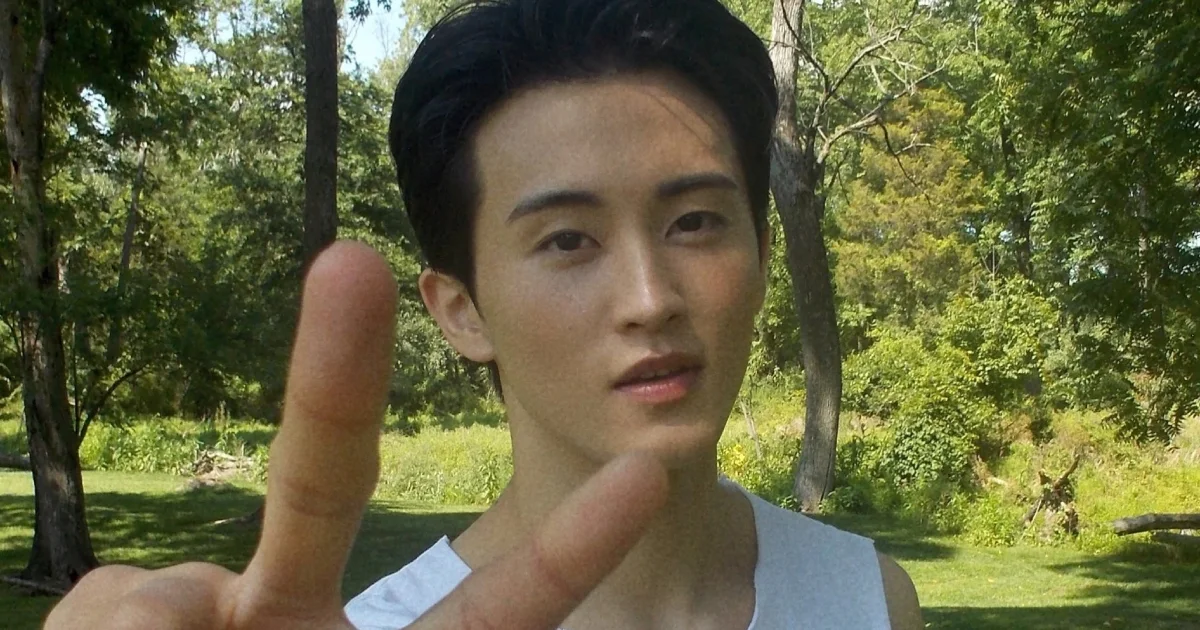 Mark Lee inicia nova fase solo e anuncia próximos projetos