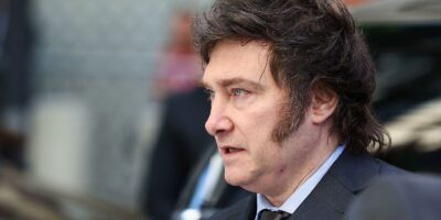 Milei acelera fechamento de empresas e reduz milhares de empregos