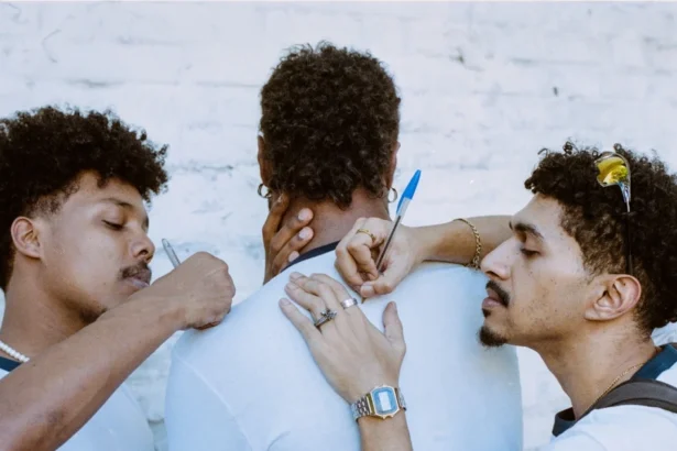 MIMOSA lança 'Pro Max' e mistura funk, eletrônico e ritmos afrodiaspóricos