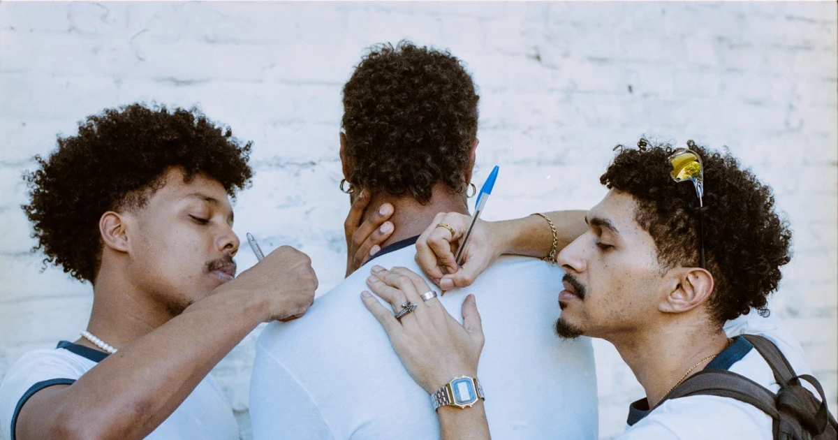 MIMOSA lança 'Pro Max' e mistura funk, eletrônico e ritmos afrodiaspóricos