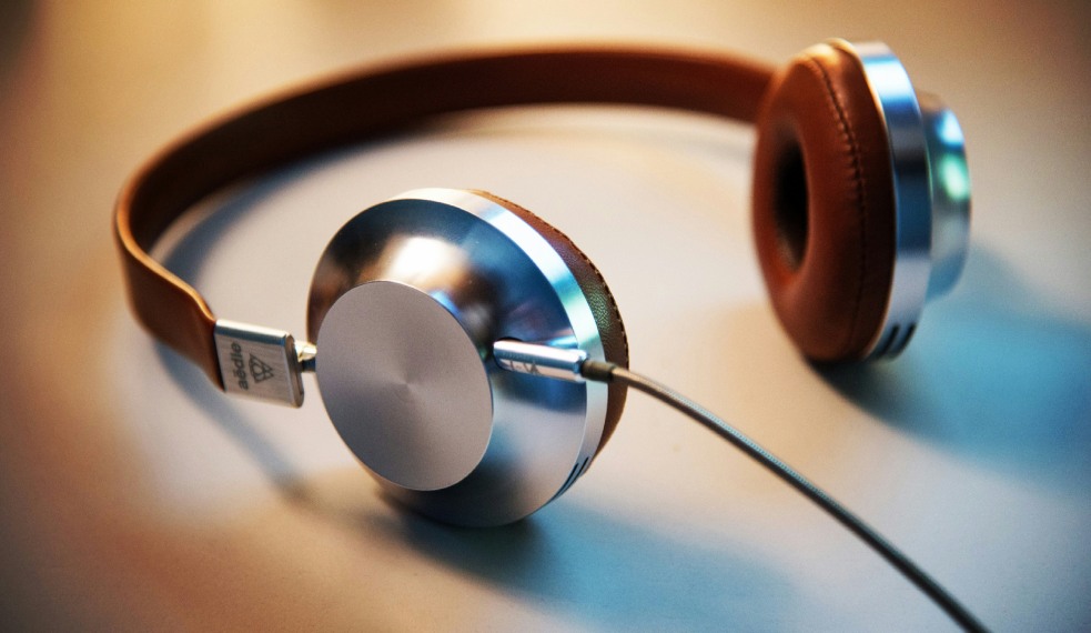 Novas regras para músicas com IA entram em vigor; remuneração segue em aberto