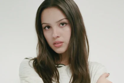 Olivia Rodrigo estreia turnê 'Unraveled' com setlist emocional em Hartford