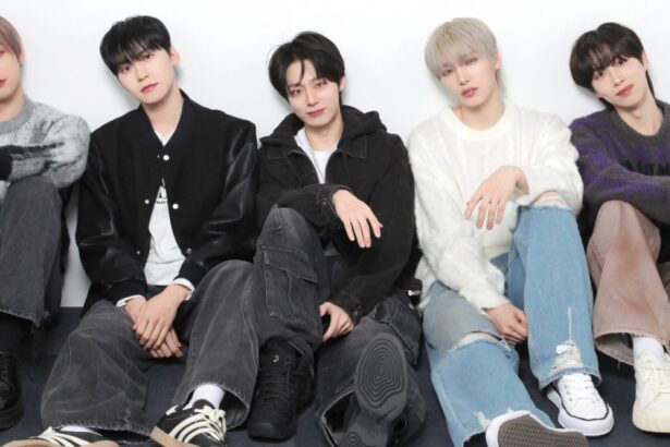 ONEUS lança 12º mini-álbum 'FIRST LIGHT : 井' e clipe 'Say Yes!'