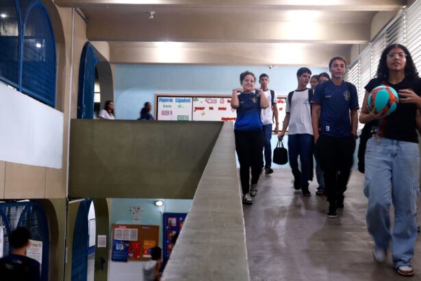 Pé-de-Meia libera 6ª parcela a estudantes com 80% de presença