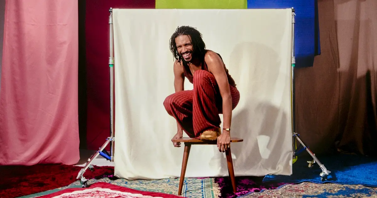 Pedro Emílio disputa Grammy Latino 2026 com 'Vende-se Lembrança'