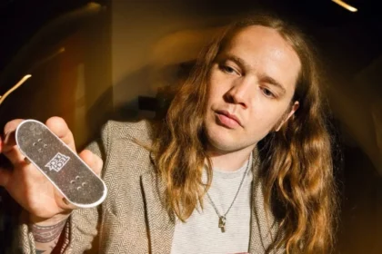 Ranqueamos as 16 faixas de 'So Much for Goodbyes', de Billy Strings