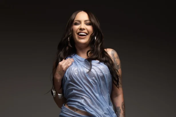 Raphaela Santos lança 'Chama no Bregão 2' com releitura de 'Naquela Mesa'