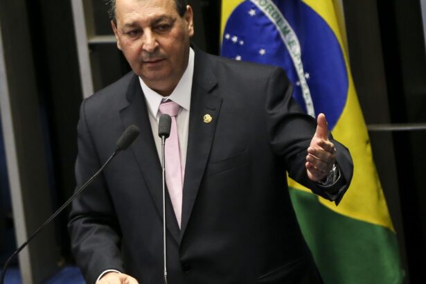 Relator rejeita 36 emendas e bloqueia retorno da escala 6x1