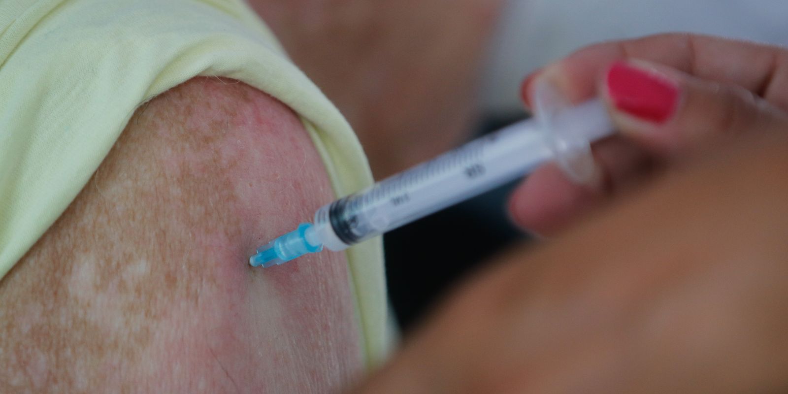 Rio amplia vacinação contra a covid-19 com dose atualizada LP.8.1