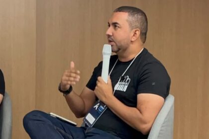 Rodrigo Tuchê durante o painel sobre corrida de rua no Summit ABRACEO Regional Nordeste