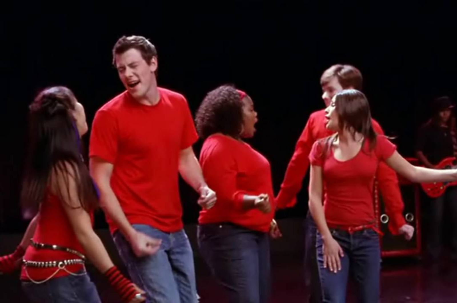 Ryan Murphy conclui roteiro do reboot de Glee e diz que elenco está entusiasmado