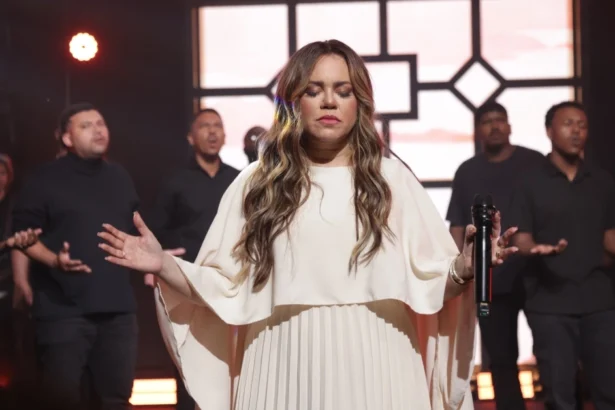 Sarah Farias lança clipe de 'Obra Santa' e chama à coragem na fé