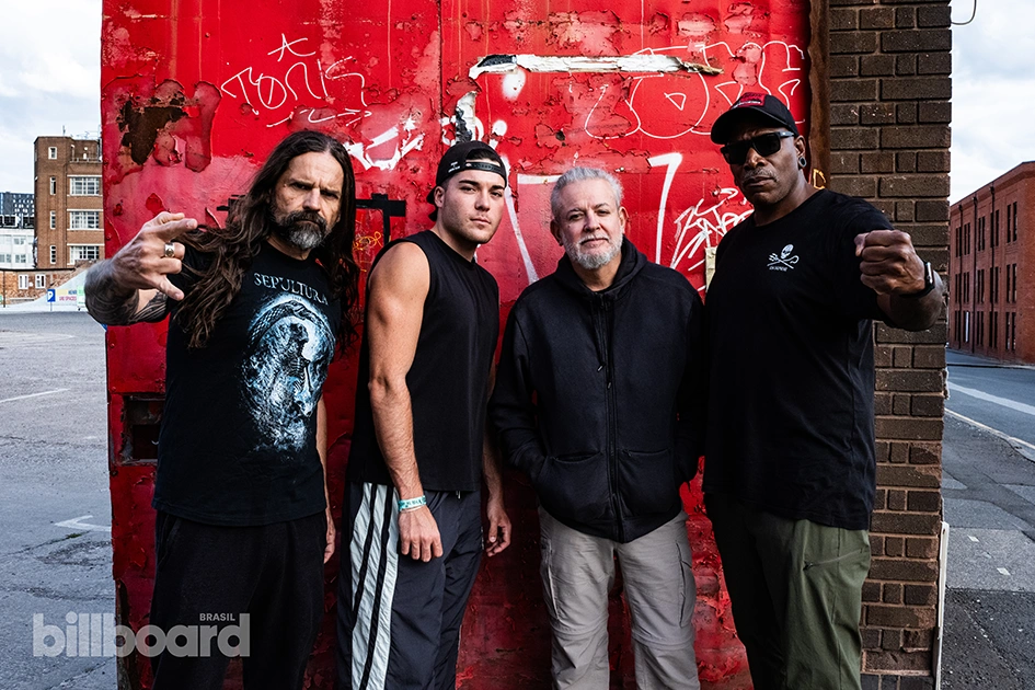 Sepultura revive 42 anos no Altas Horas e encontra Titãs e Luiz Caldas