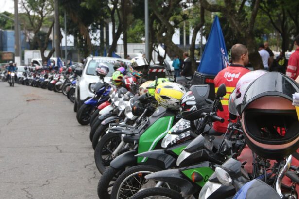 Só 1 em 5 motociclistas de aplicativo tem previdência, revela IBGE