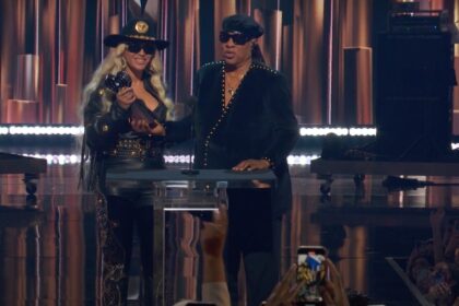 Stevie Wonder lança inéditas e apresenta clássico em turnê mundial