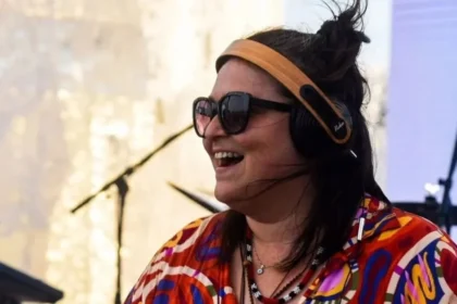 Tata Ogan une coco, baião e drum and bass em 'Desperta' com convidados