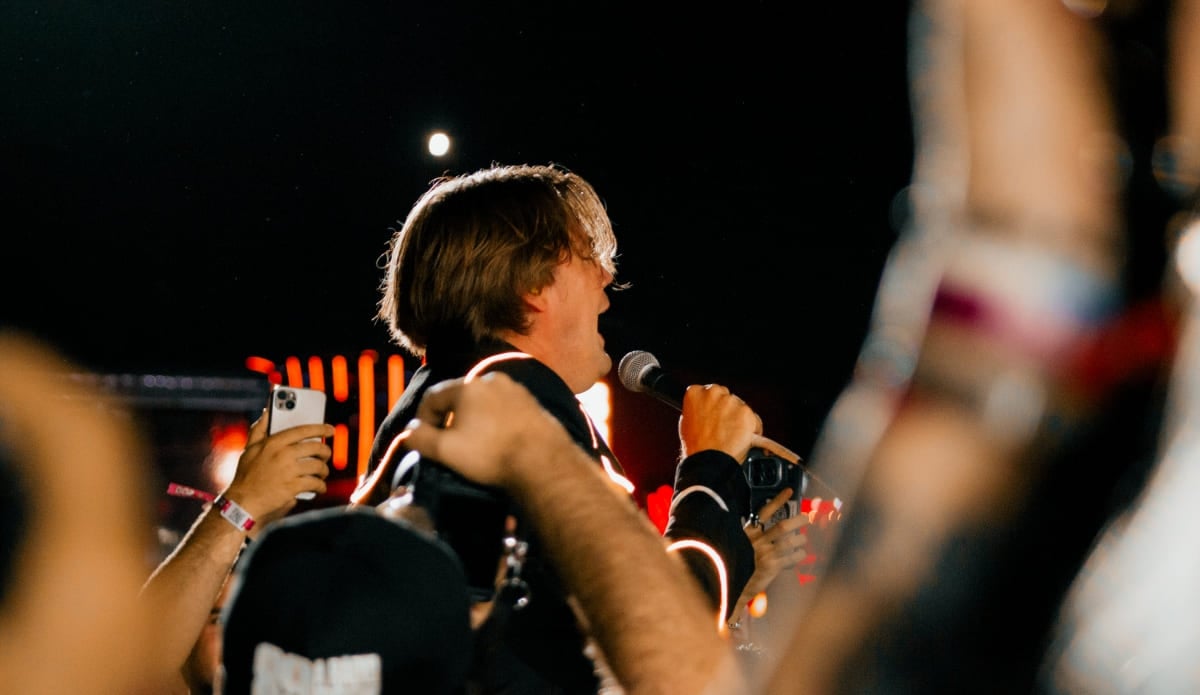 The Hives agitam Palco Mundo em estreia eletrizante no Rock in Rio