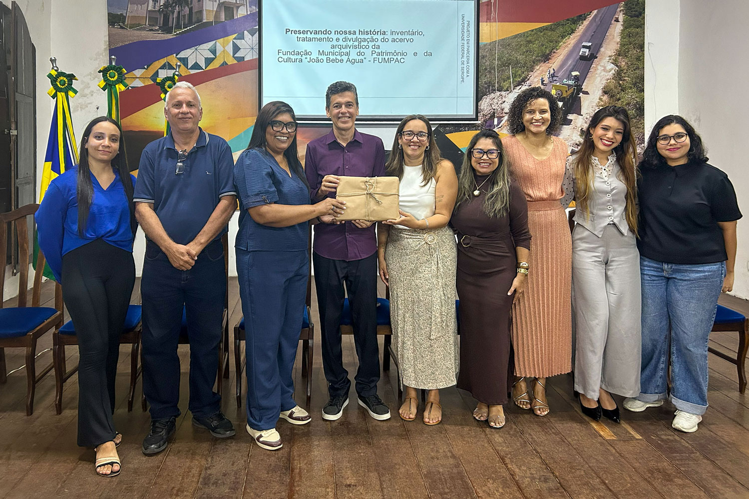 Cerimônia de entrega dos documentos históricos no Paço Municipal de São Cristóvão