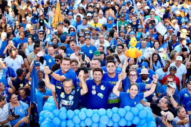 Apoiadores durante a Onda Azul, ato de campanha de Valmir de Francisquinho em Itabaiana