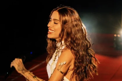 Anitta mantém convicções e enfrenta críticas por sua autenticidade