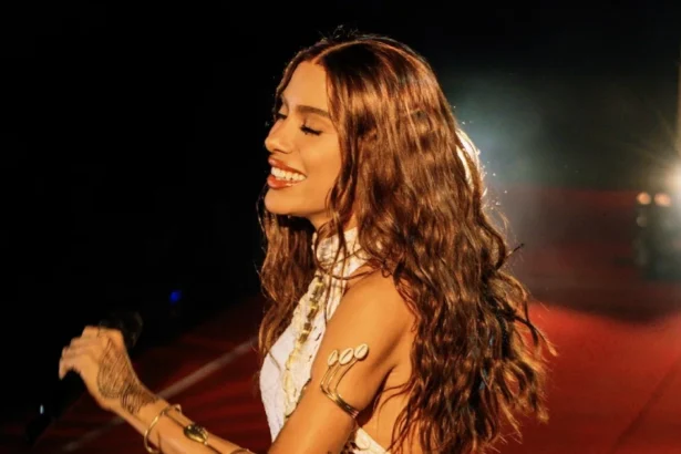Anitta mantém convicções e enfrenta críticas por sua autenticidade