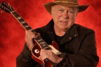 Aos 95, William Shatner sobe ao palco do heavy metal em Chicago