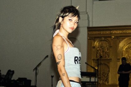 beabadoobee chega ao top 10 da Billboard 200 com 'Pylon'