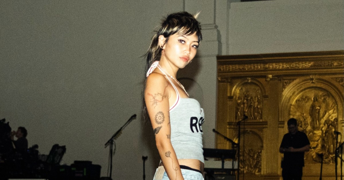 beabadoobee chega ao top 10 da Billboard 200 com 'Pylon'