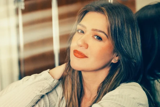 Kelly Clarkson defende IA na música e exige distinção entre criações