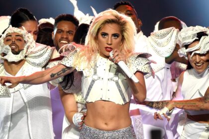 Lady Gaga reconhece erro e pede desculpas por bronzeador Haus Labs