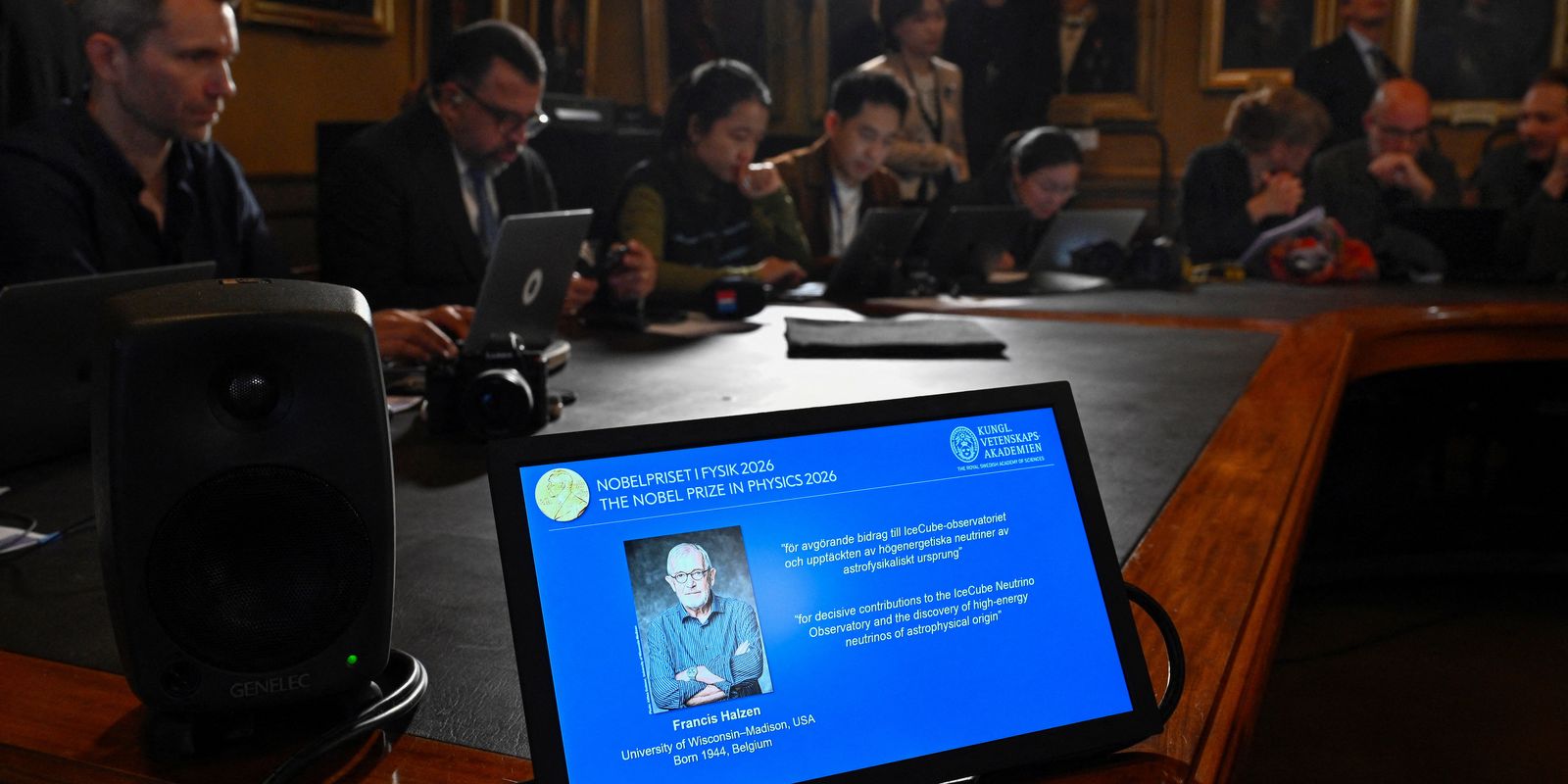 Nobel premia Francis Halzen por detectar neutrinos do cosmos via IceCube
