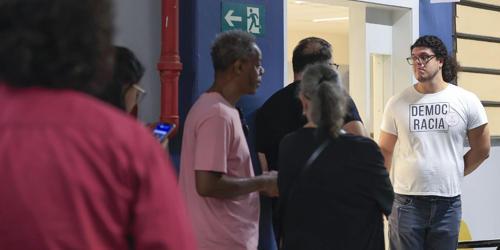 Vote até as 17h: veja regras de horário e filas